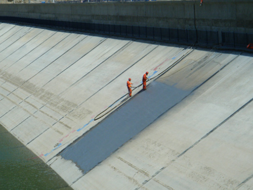 九旭聚脲噴涂機廠家產(chǎn)品堤壩防水噴涂應用