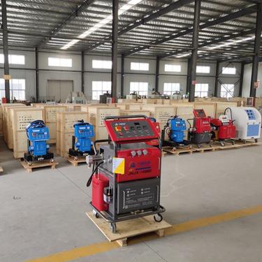 聚氨酯發(fā)泡填充 船艙船體保溫(圖2) H5800聚氨酯發(fā)泡填充噴涂機(jī)