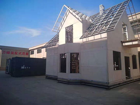 輕鋼房聚氨酯保溫發泡機